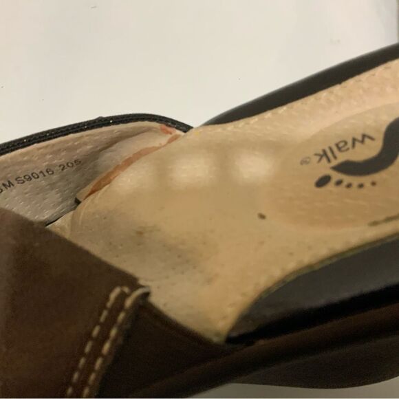 Softwalk Women's Wedge Sandals, size 8M - Picture 9 of 10